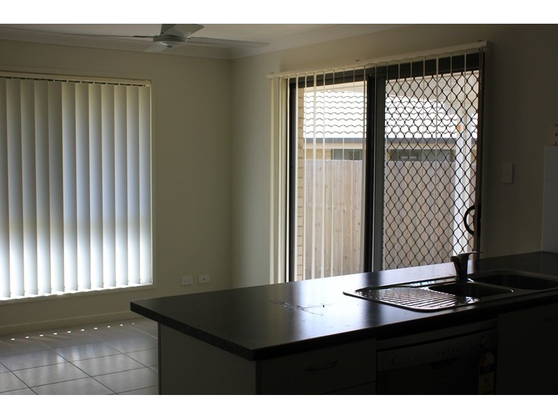 2 Starling St, Eagleby QLD 4207