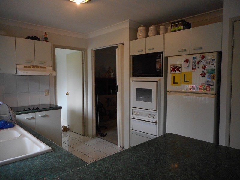 5 Haussman Court, Meadowbrook QLD 4131