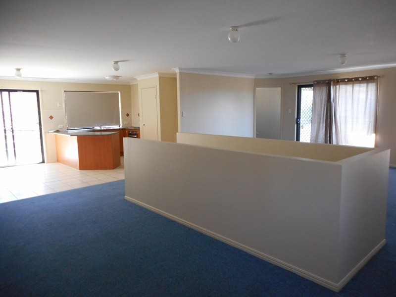 7 Hillside Cres, Edens Landing QLD 4207