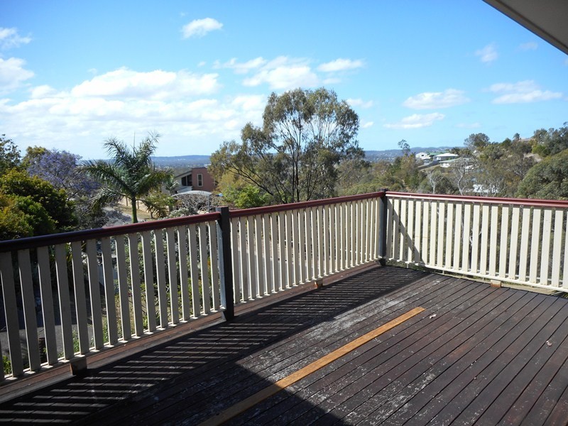 7 Hillside Cres, Edens Landing QLD 4207