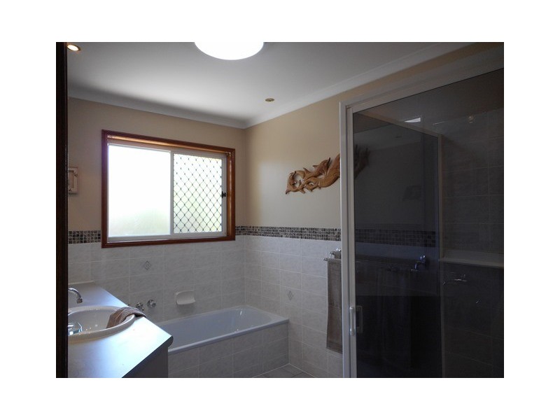 43 Yvonne Cres, Mount Warren Park QLD 4207