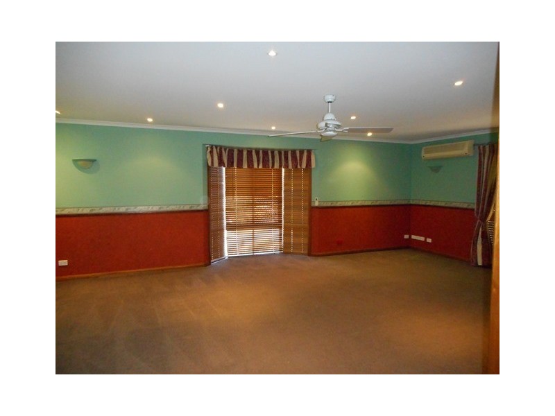 43 Yvonne Cres, Mount Warren Park QLD 4207