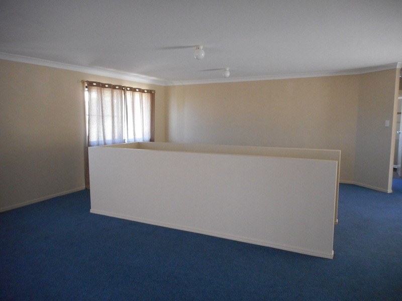 7 Hillside Cres, Edens Landing QLD 4207