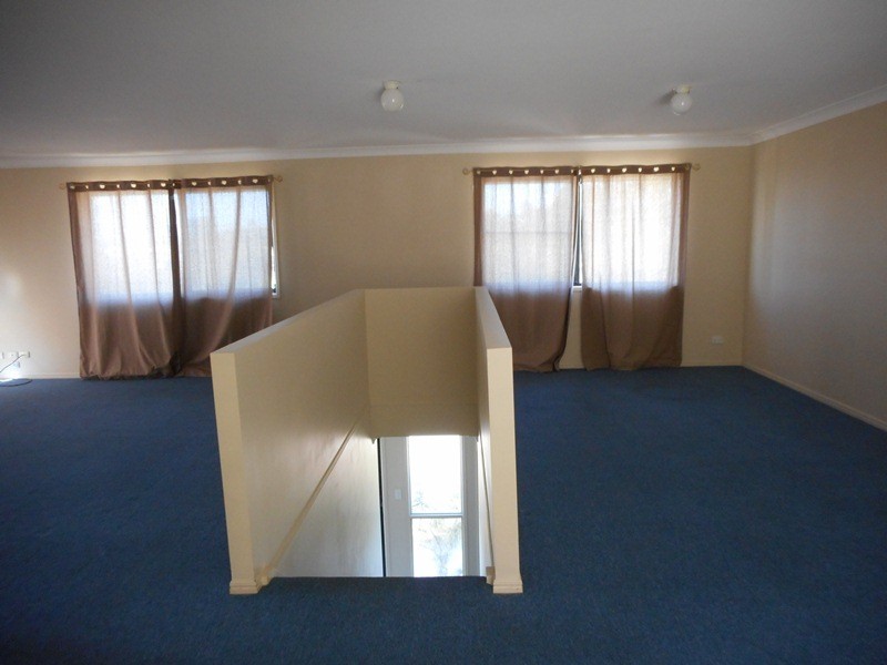 7 Hillside Cres, Edens Landing QLD 4207