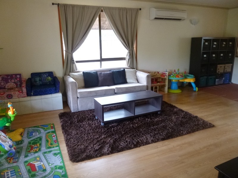 6 Jeffrey Ct, Mount Warren Park QLD 4207