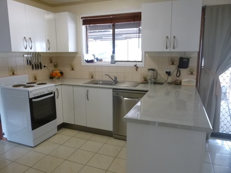 6 Jeffrey Ct, Mount Warren Park QLD 4207