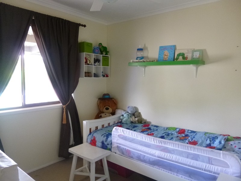 6 Jeffrey Ct, Mount Warren Park QLD 4207