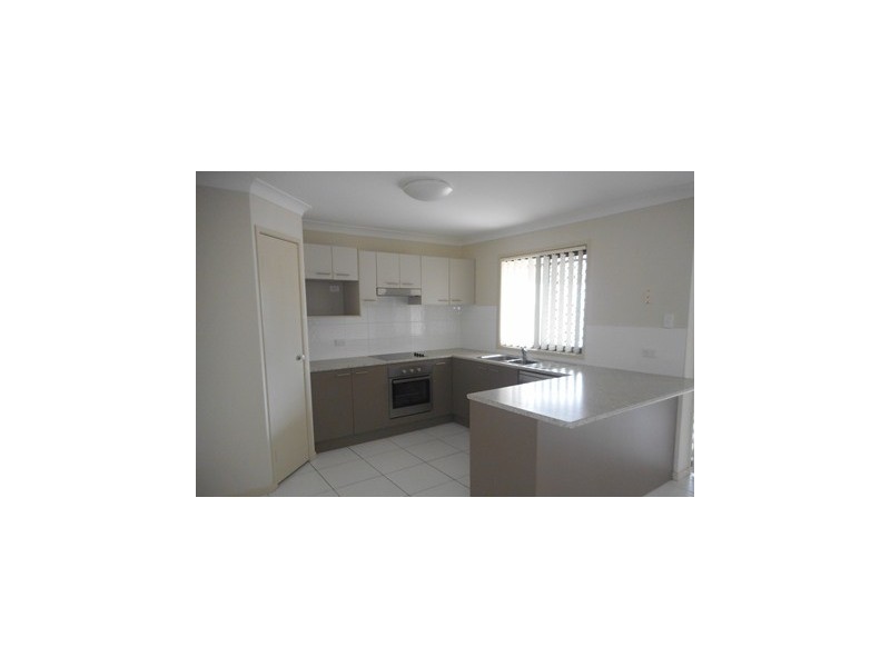 8 Kite St, Eagleby QLD 4207