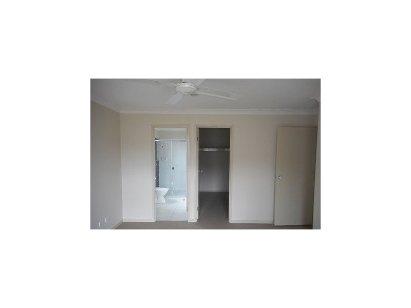 8 Kite St, Eagleby QLD 4207