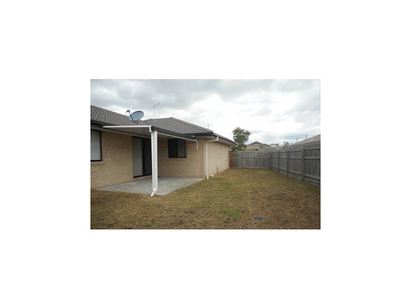 8 Kite St, Eagleby QLD 4207