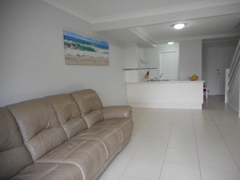1/50 Castile Cres, Edens Landing QLD 4207
