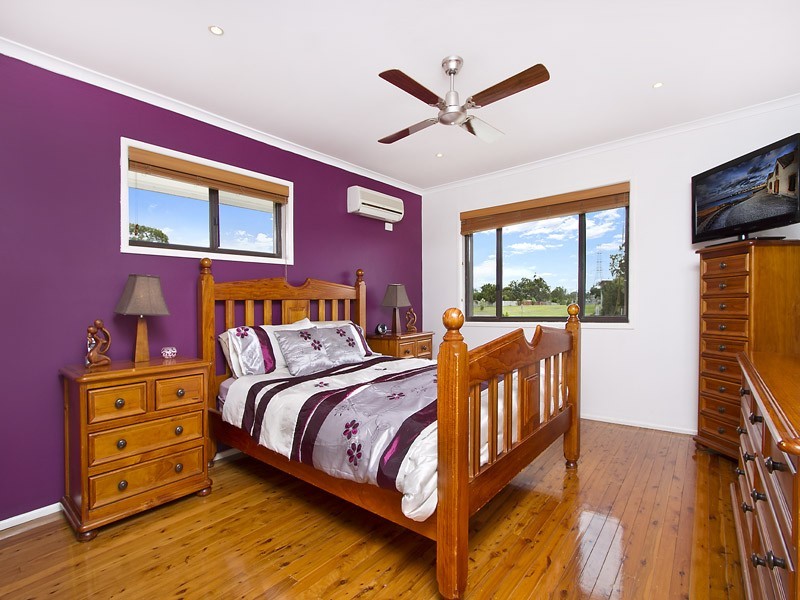 131 Mt Warren Blvde, Mount Warren Park QLD 4207