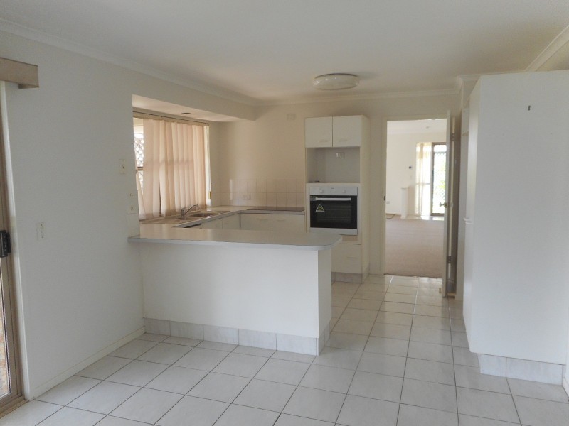 65 Mt Warren Blvd, Mount Warren Park QLD 4207