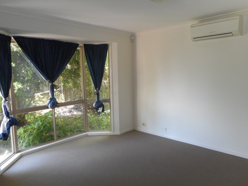 65 Mt Warren Blvd, Mount Warren Park QLD 4207