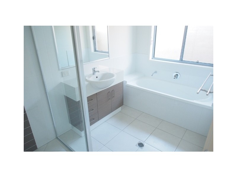 43 Frankland Ave, Waterford QLD 4133