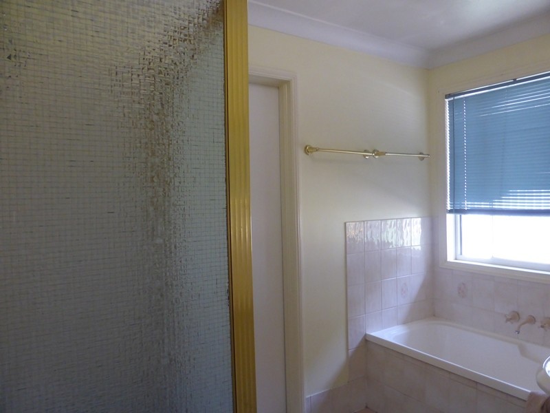 4 Avalon Crt, Marsden QLD 4132