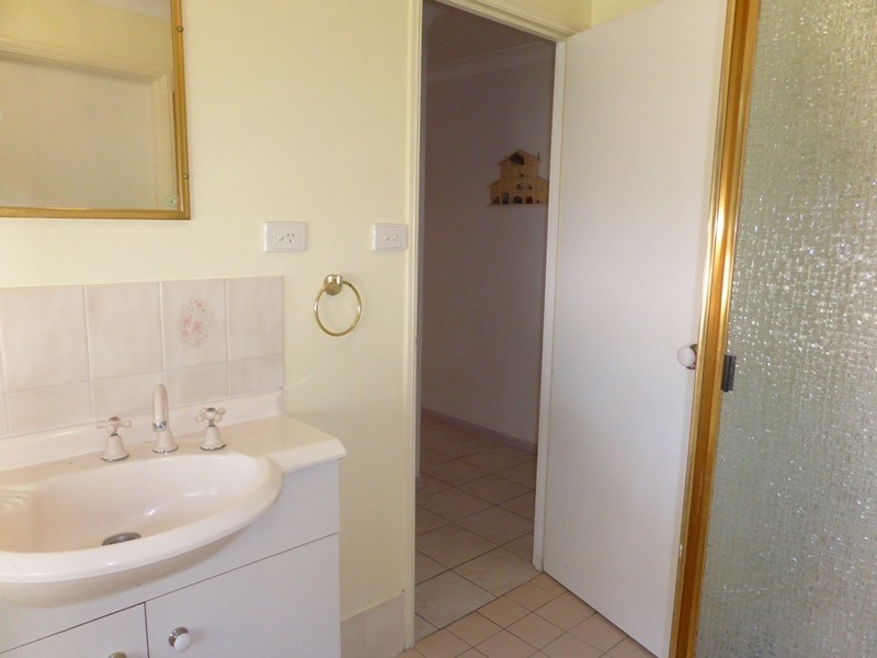 4 Avalon Crt, Marsden QLD 4132