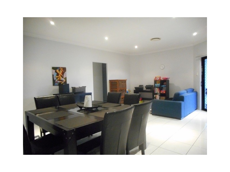 8 Gloucester Street, Waterford QLD 4133