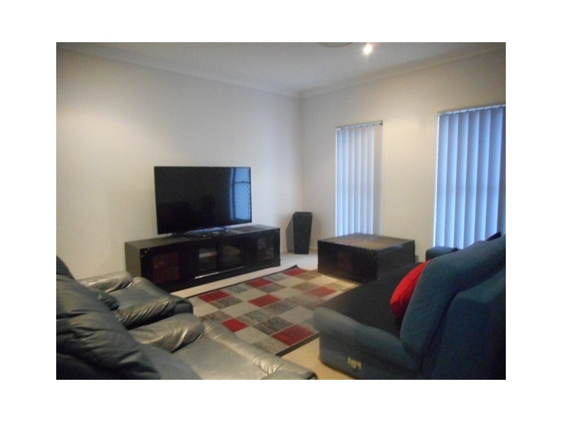 8 Gloucester Street, Waterford QLD 4133