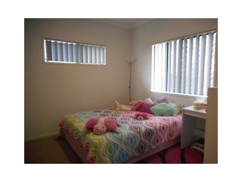 8 Gloucester Street, Waterford QLD 4133