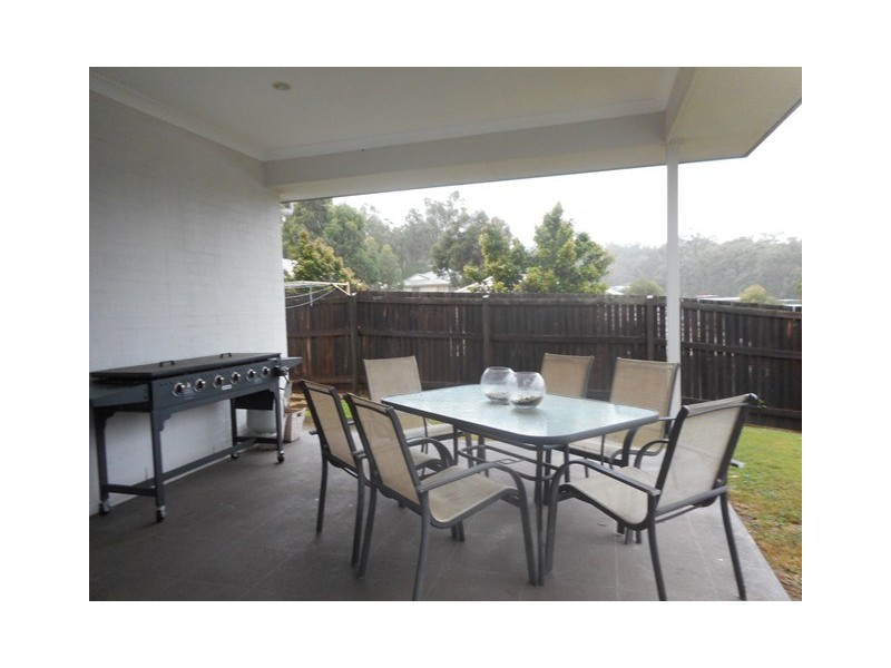 8 Gloucester Street, Waterford QLD 4133