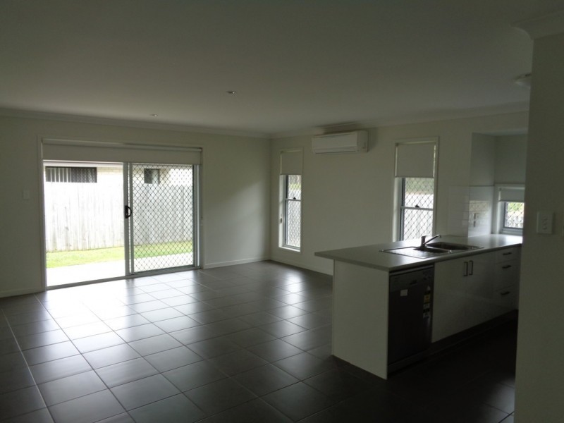 22 Maud St, Windaroo QLD 4207