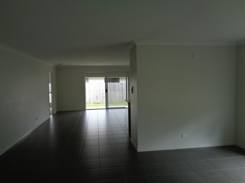 22 Maud St, Windaroo QLD 4207