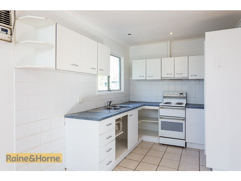 57 Adelaide St, Kingston QLD 4114