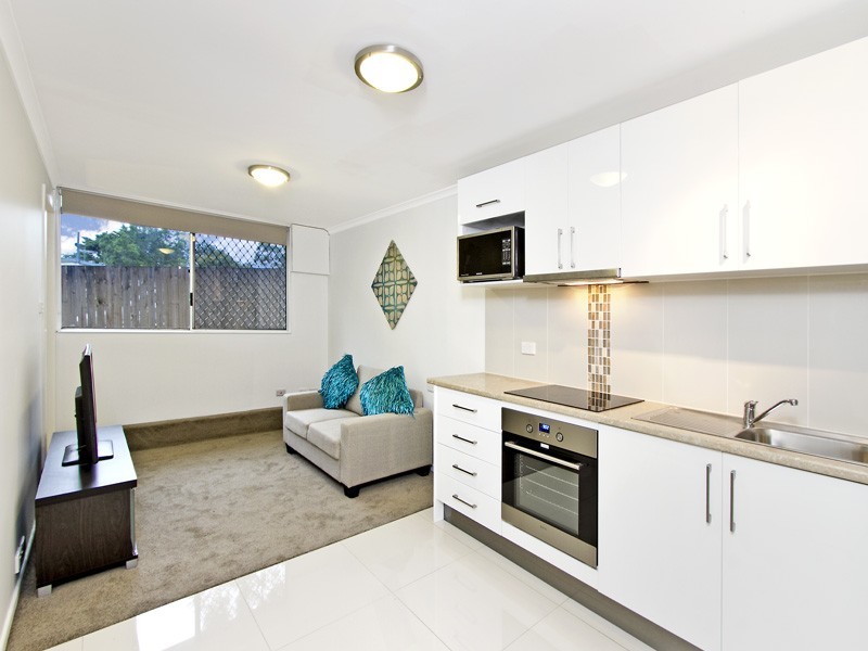 57 Adelaide St, Kingston QLD 4114