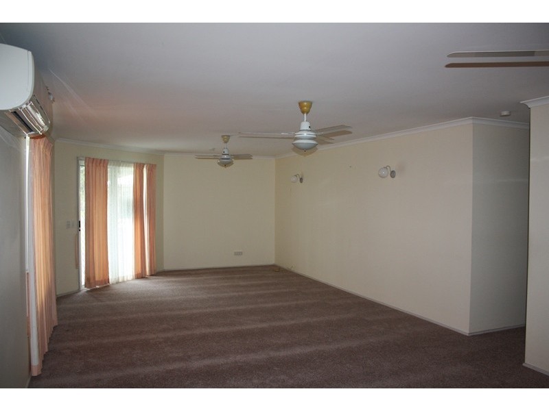 8 Gemstone Crt, Bethania QLD 4205