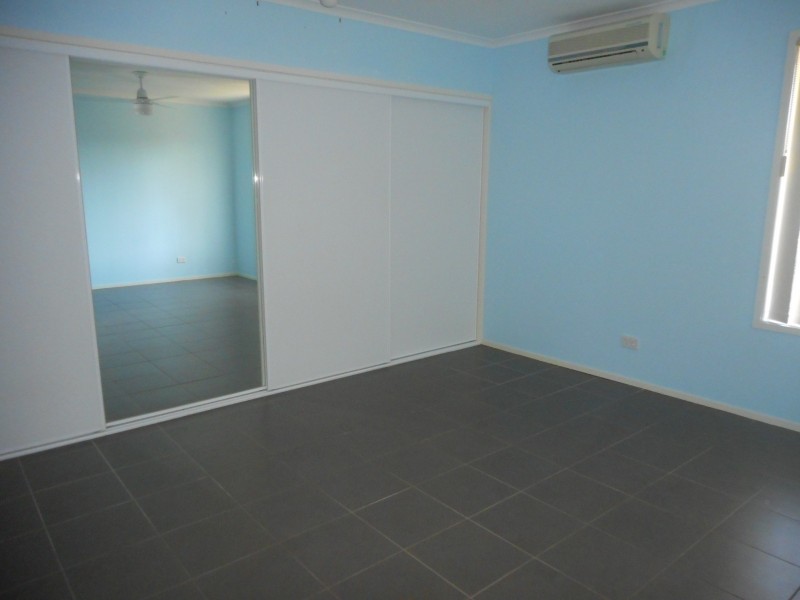 13 Ben Lexcen Crt, Mount Warren Park QLD 4207