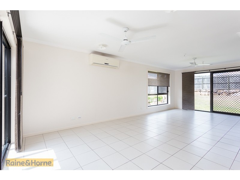 50 Pepper Tree Drive, Holmview QLD 4207