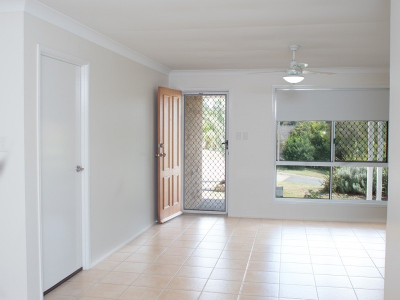 4 Dendy Place, Edens Landing QLD 4207
