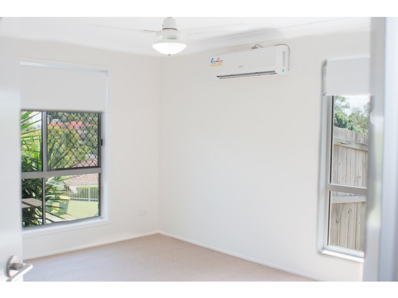 4 Dendy Place, Edens Landing QLD 4207