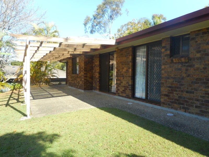 3 Wantana Cres, Edens Landing QLD 4207