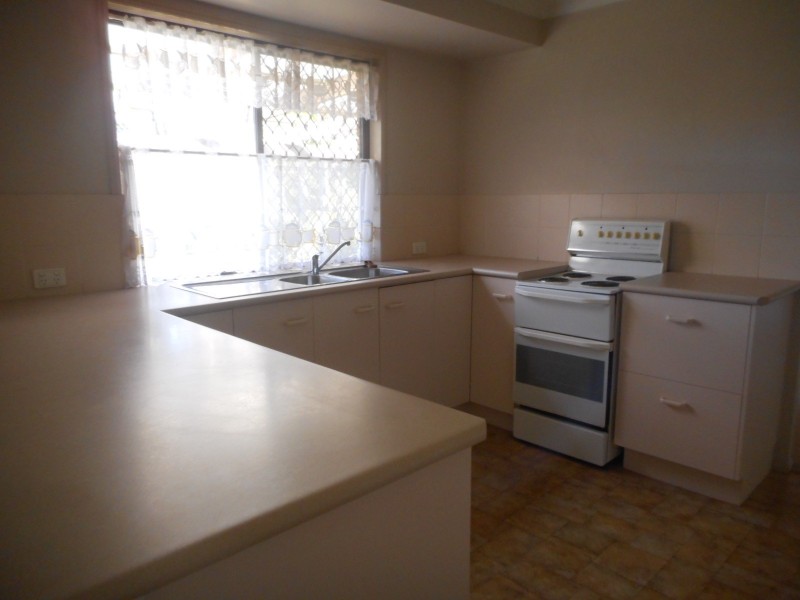 3 Wantana Cres, Edens Landing QLD 4207