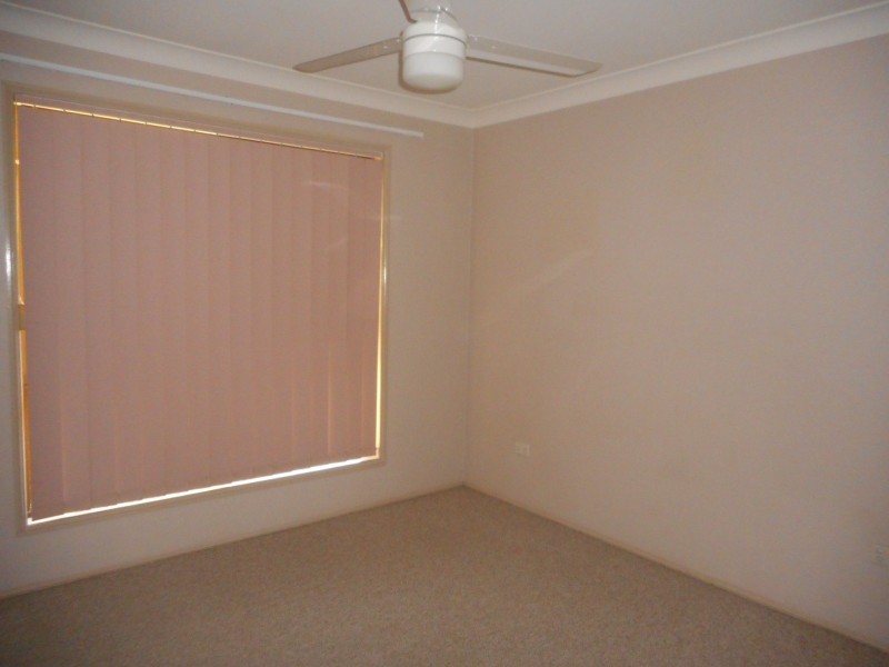 3 Wantana Cres, Edens Landing QLD 4207