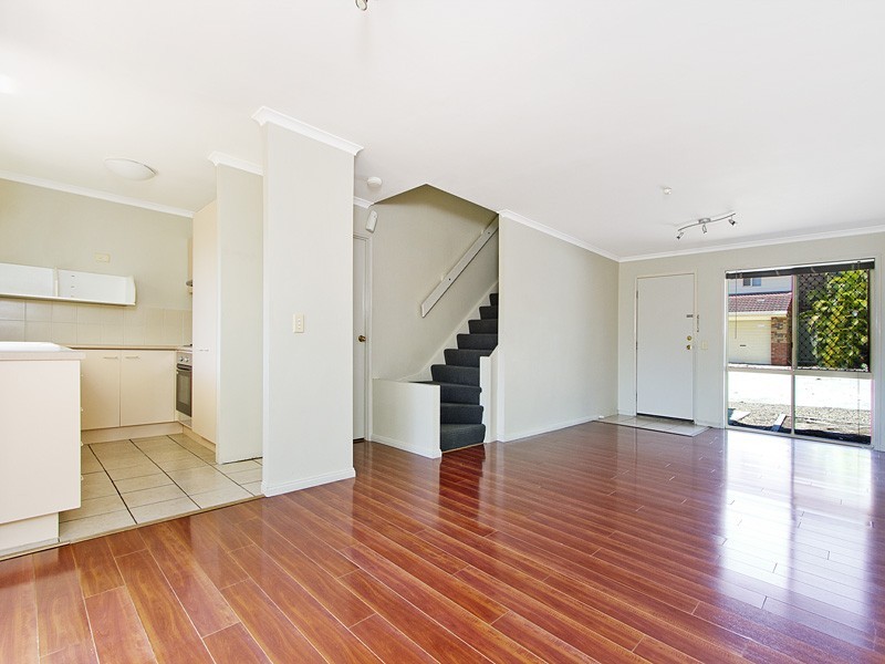 2/72 Castile Cres, Edens Landing QLD 4207