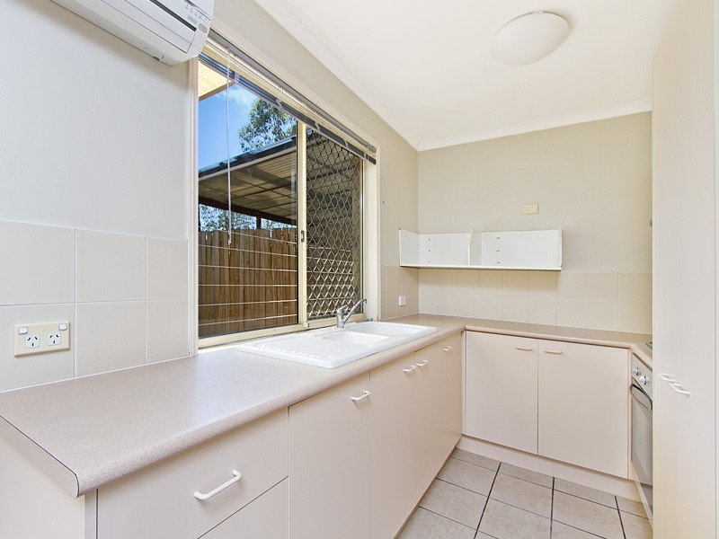 2/72 Castile Cres, Edens Landing QLD 4207