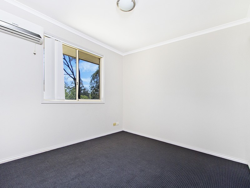 2/72 Castile Cres, Edens Landing QLD 4207