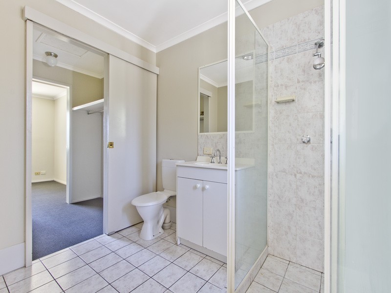 2/72 Castile Cres, Edens Landing QLD 4207