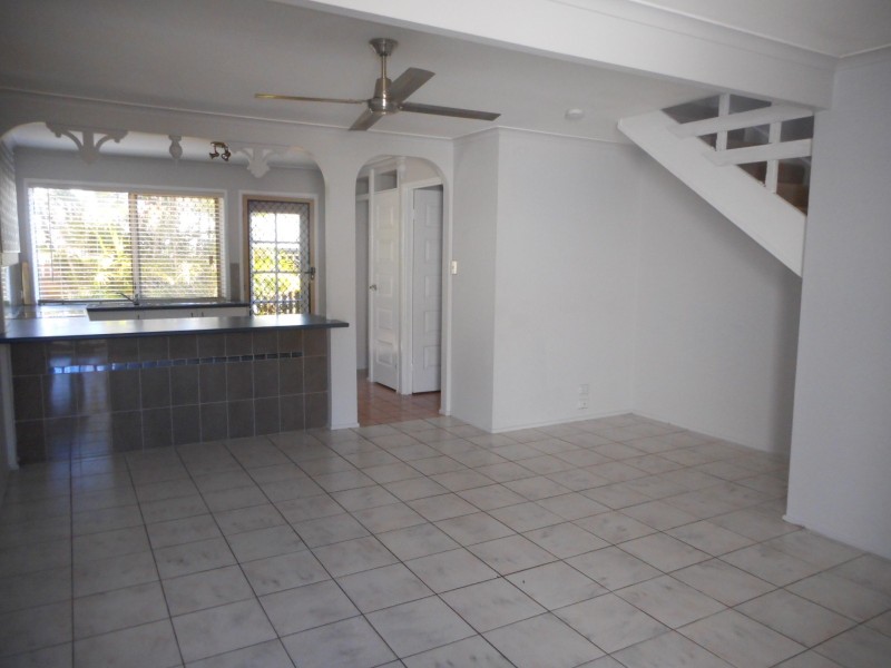 4/15 Pine Ave, Beenleigh QLD 4207
