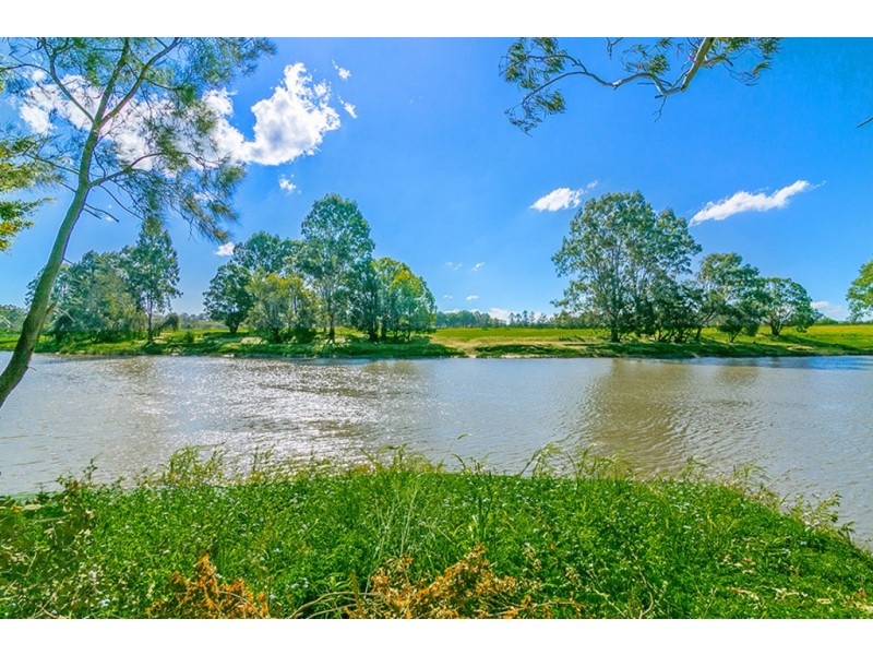 33 Copper Drive, Bethania QLD 4205