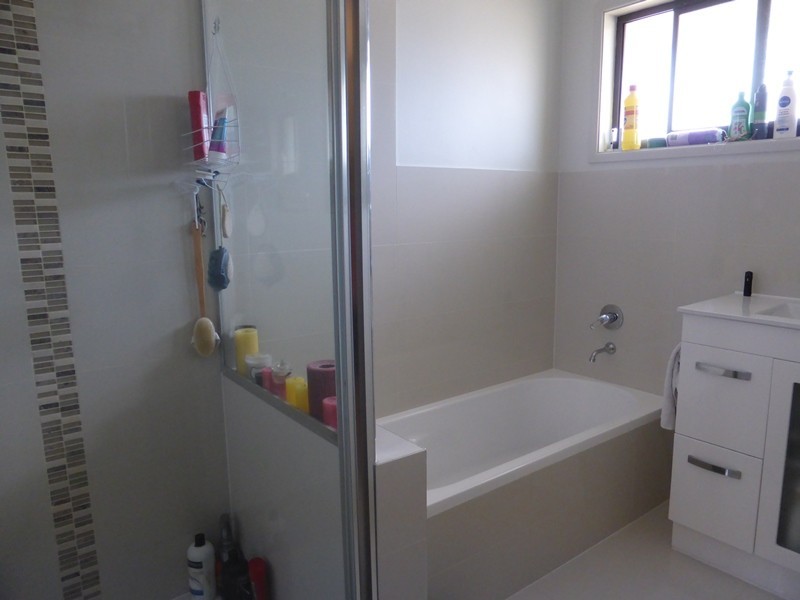 30 Meadow Cres, Beenleigh QLD 4207