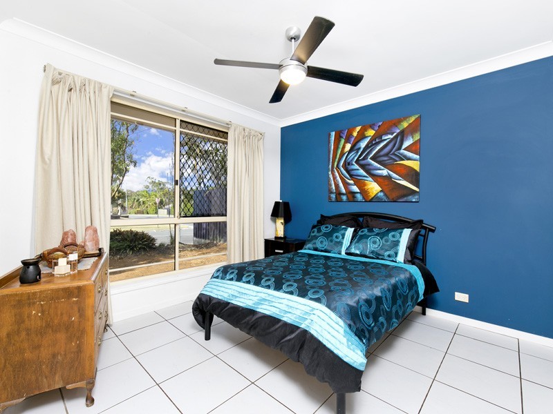 5 Ivanhoe Dr, Bethania QLD 4205