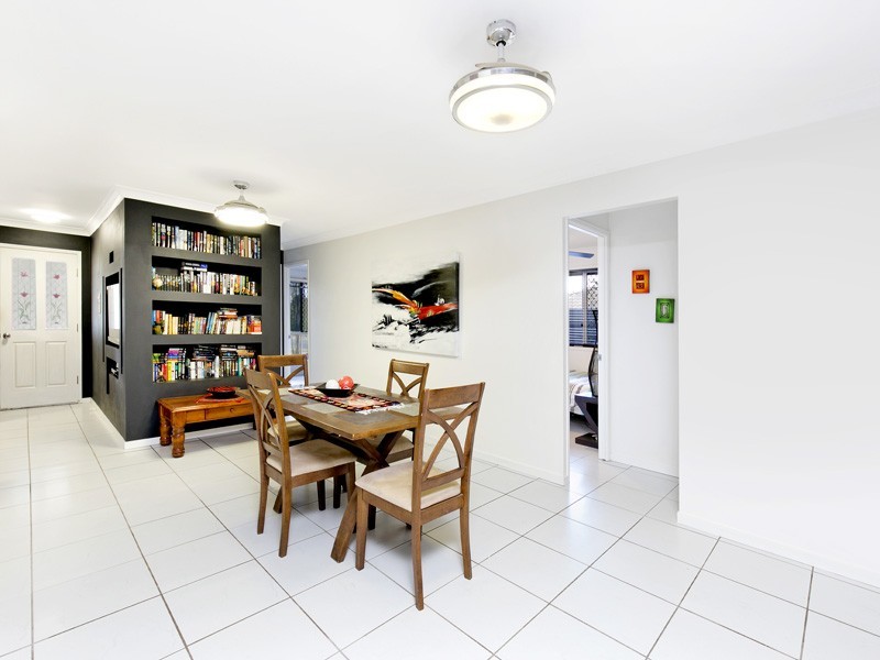 5 Ivanhoe Dr, Bethania QLD 4205