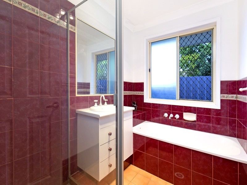 5 Ivanhoe Dr, Bethania QLD 4205