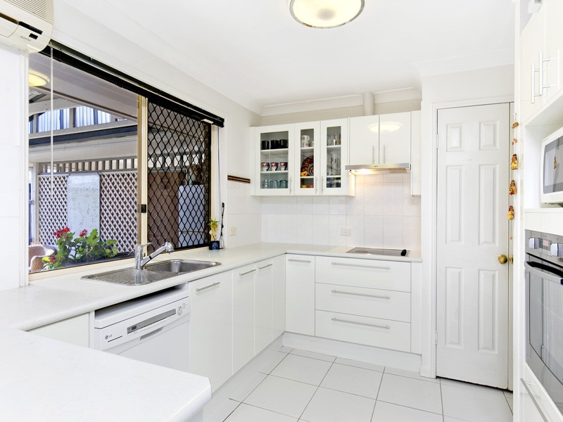 5 Ivanhoe Dr, Bethania QLD 4205