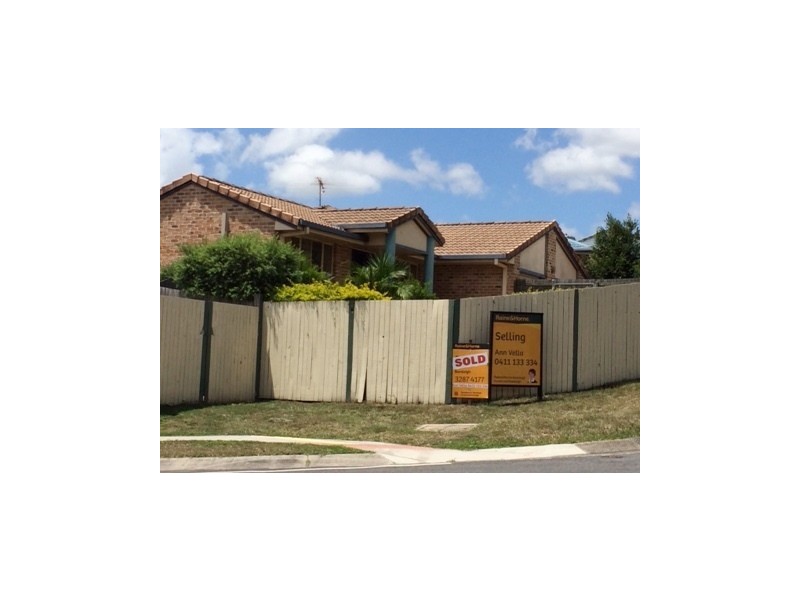 2 Leighton Dr, Edens Landing QLD 4207