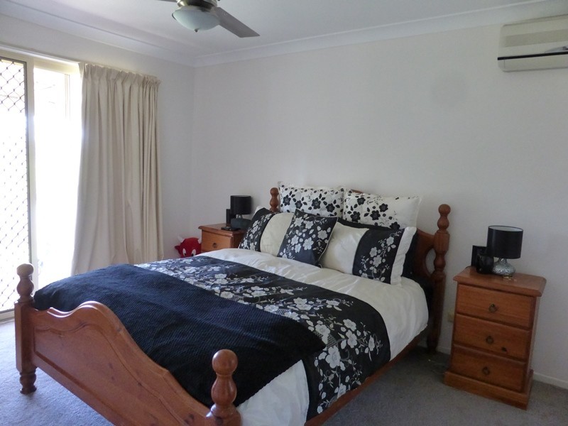 2 Leighton Dr, Edens Landing QLD 4207